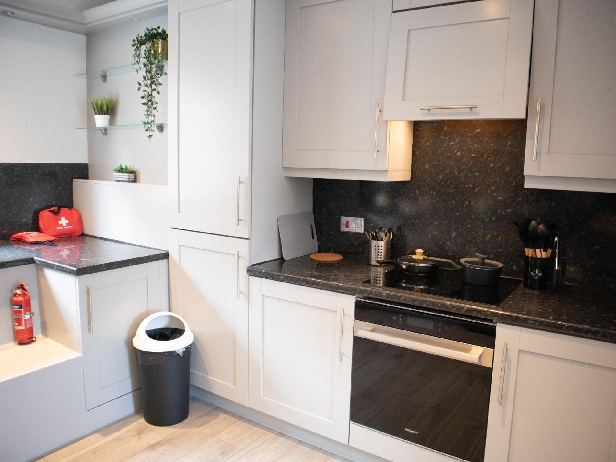 Apartamento Bright Private Terrace - Free Private Parking - Tv - Wifi - Netflix Croydon Exterior foto