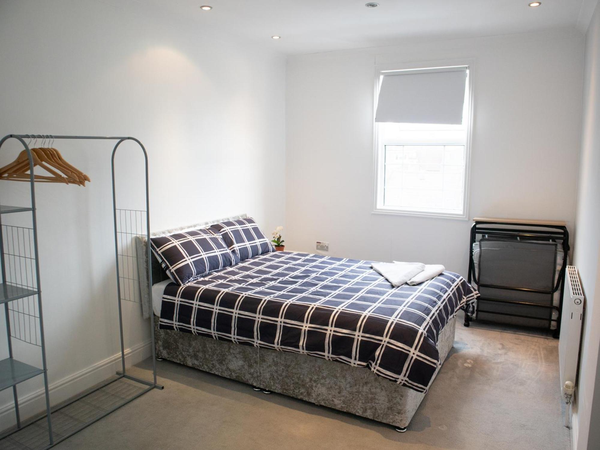Apartamento Bright Private Terrace - Free Private Parking - Tv - Wifi - Netflix Croydon Exterior foto