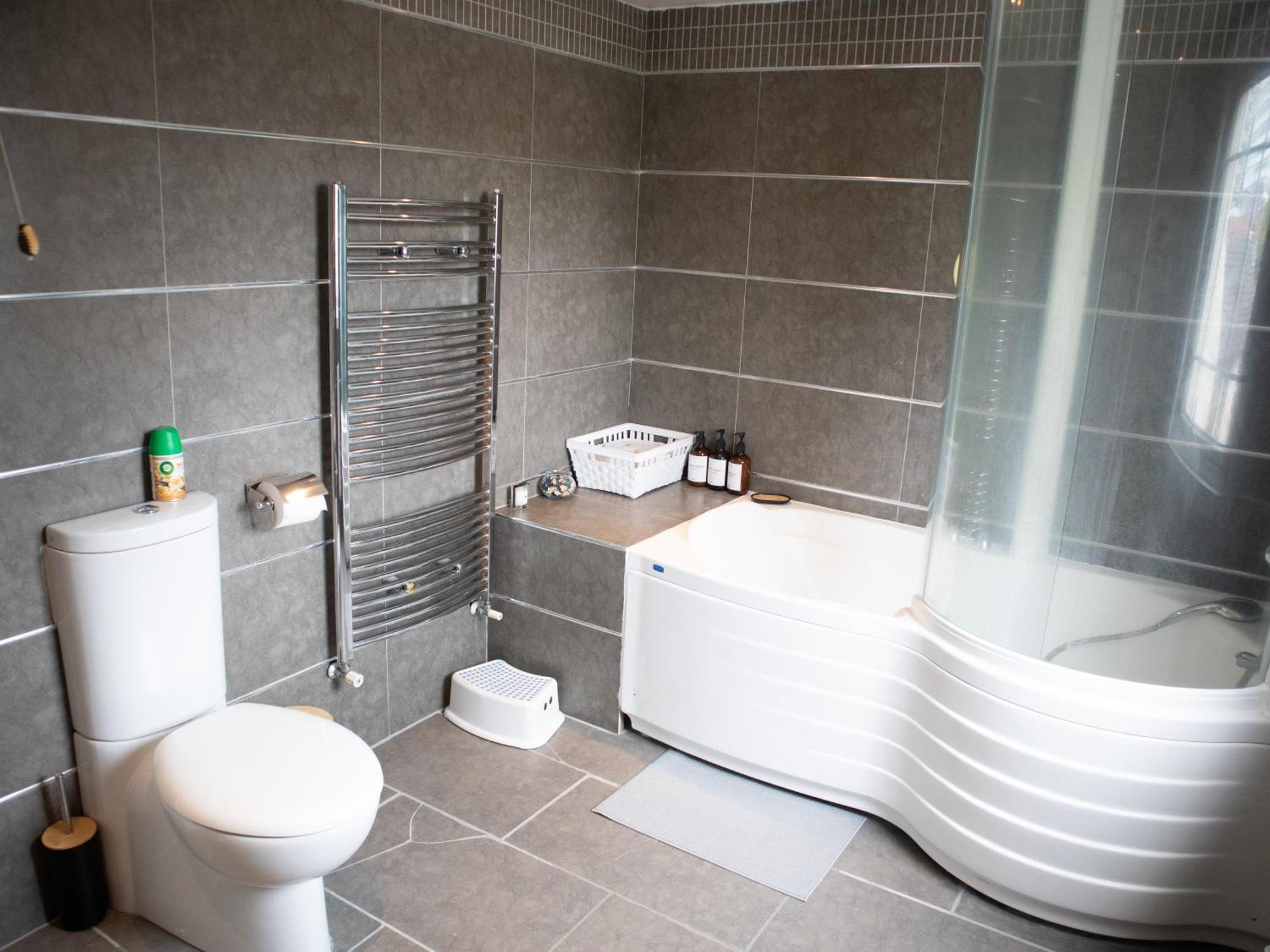 Apartamento Bright Private Terrace - Free Private Parking - Tv - Wifi - Netflix Croydon Exterior foto